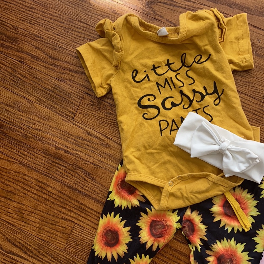 🌻Size toddler 18/24mo sunflower outfit 🌼